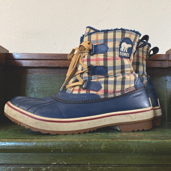 Vintage Sorel plaid boots! Great condition! - Picture 2 of 16